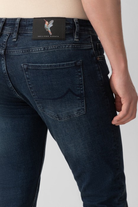 Товар синего цвета с внутренней стороны