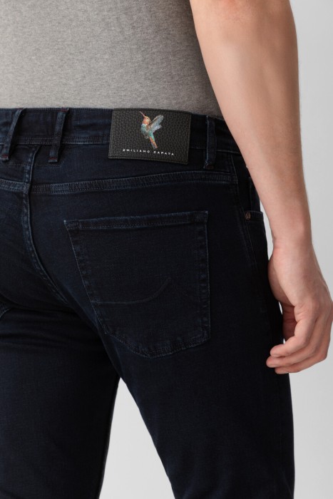 Товар синего цвета с внутренней стороны