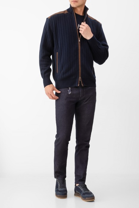 джинсы  из хлопка спереди