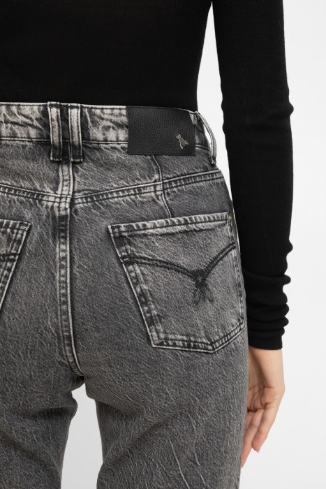 Товар серого цвета с внутренней стороны