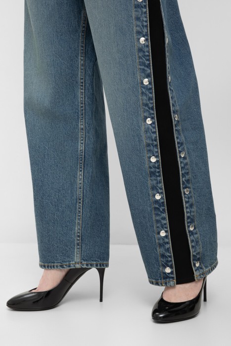 джинсы  из хлопка спереди