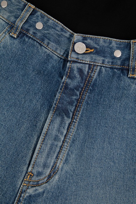 джинсы  универсального стиля с лицевой стороны
