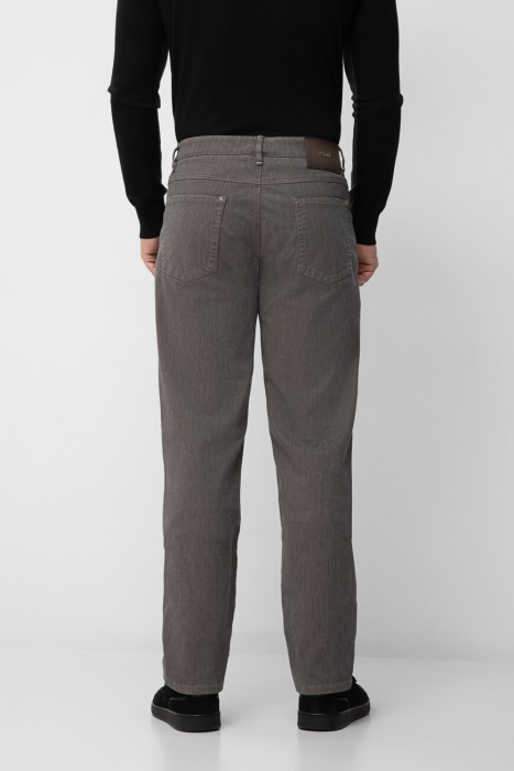 джинсы  по цене 47800 руб вид справа