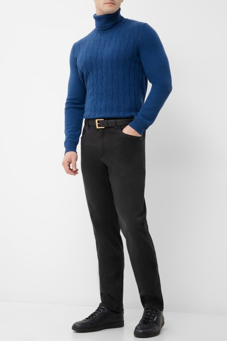 джинсы  из хлопка спереди