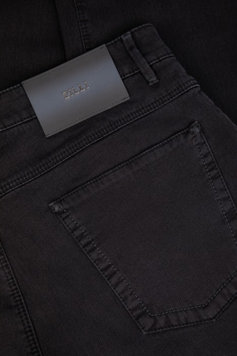 джинсы  для взрослого возраста с изнаночной стороны