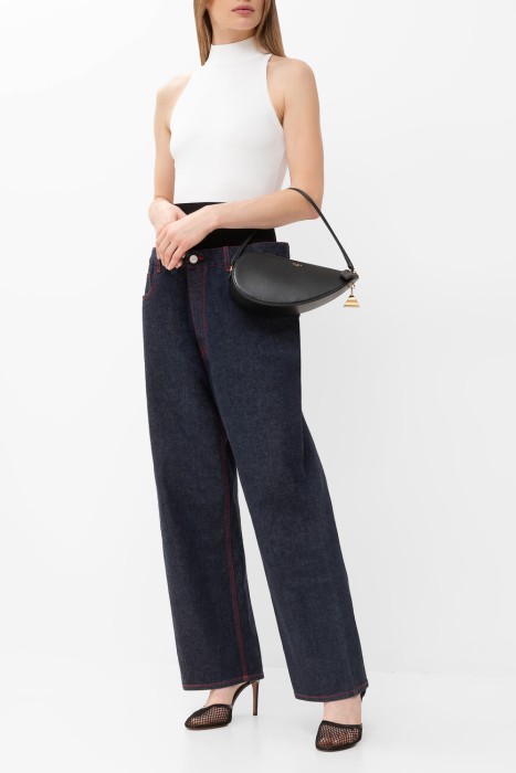 джинсы  из хлопка спереди