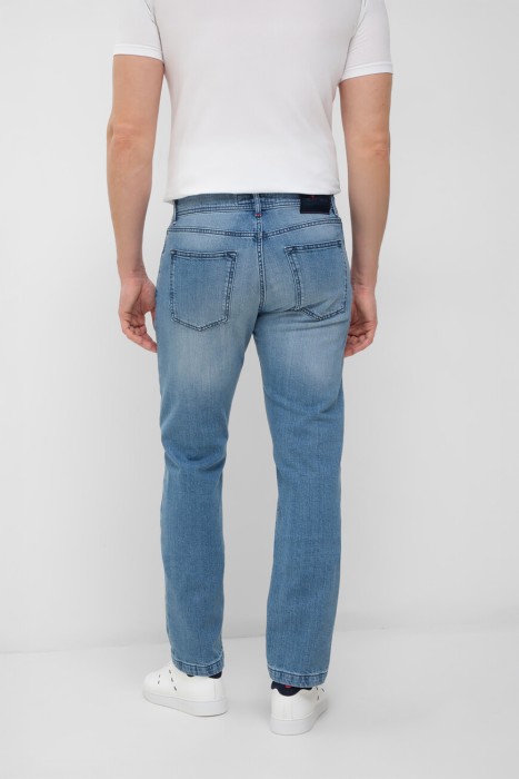 джинсы  от бренда kiton вид слева