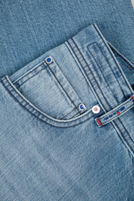 джинсы  повседневного стиля с лицевой стороны