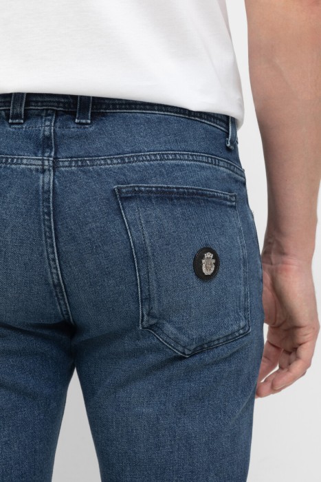 Товар синего цвета с внутренней стороны