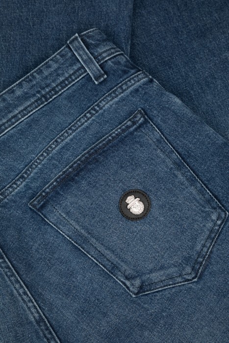 джинсы  на сезон этого года фотография