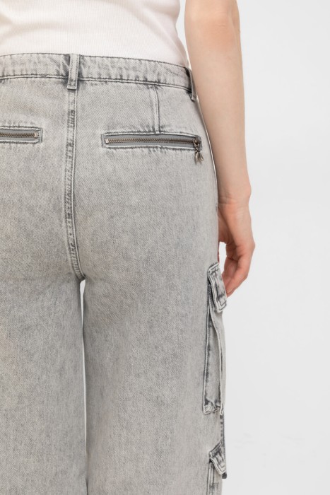 Товар серого цвета с внутренней стороны