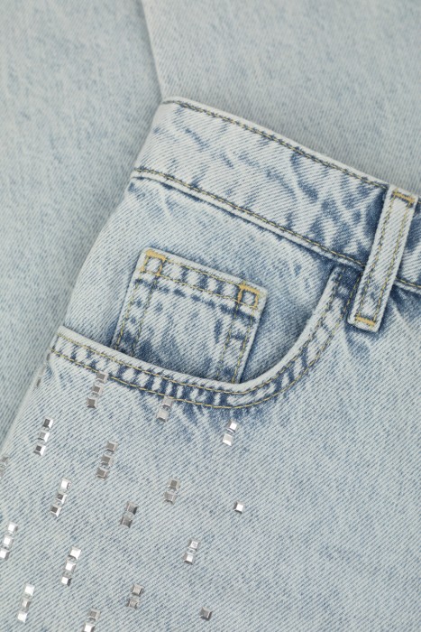 джинсы  универсального стиля с лицевой стороны