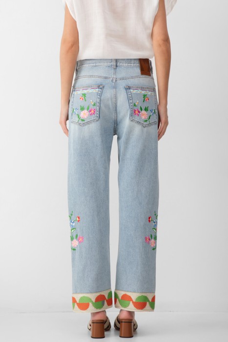 джинсы  от бренда valentino вид слева