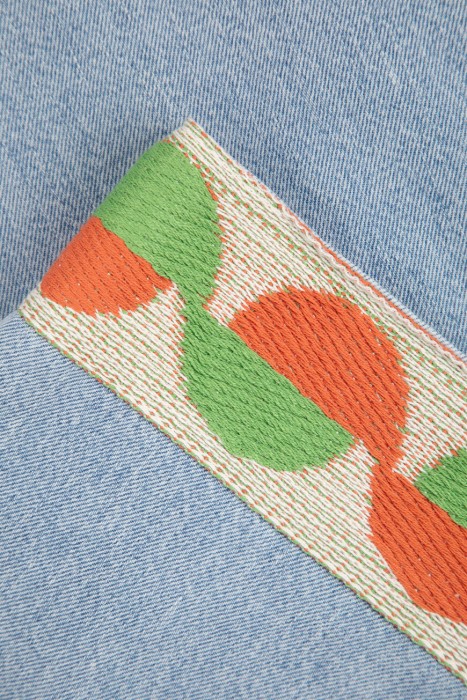 джинсы  с внутренней стороны