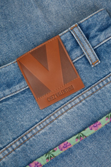 джинсы  для взрослого возраста с изнаночной стороны