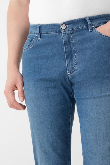 джинсы  из италии вид сбоку