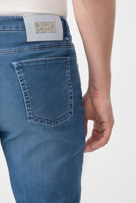 Товар синего цвета с внутренней стороны