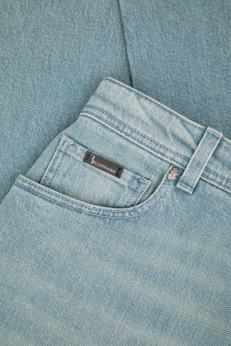 джинсы  универсального стиля с лицевой стороны