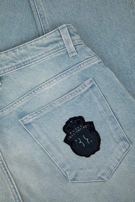 джинсы  на сезон этого года фотография