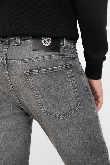 Товар серого цвета с внутренней стороны