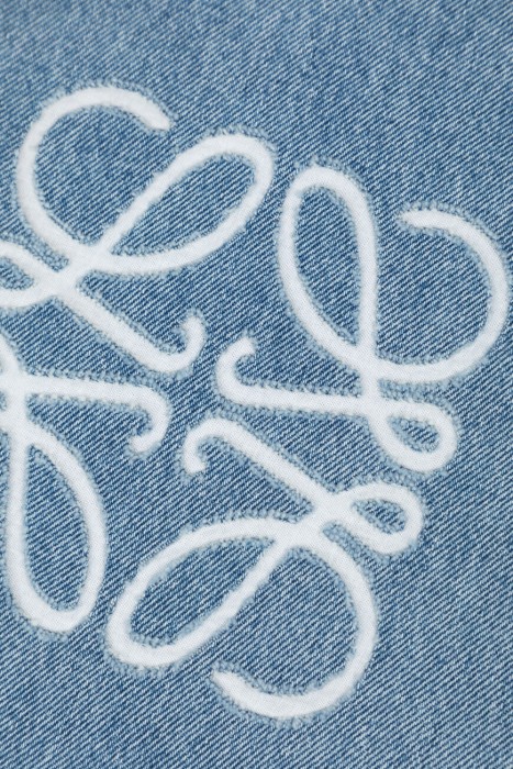 джинсы  на сезон этого года фотография