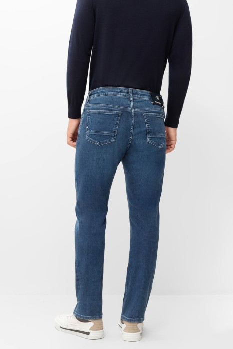 джинсы  по цене 114600 руб вид справа