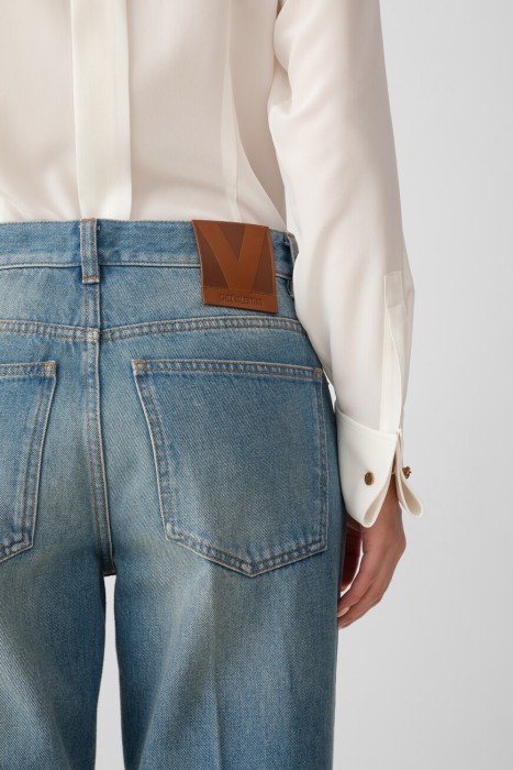 Товар синего цвета с внутренней стороны