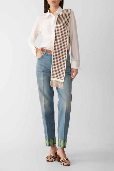 джинсы  из хлопка спереди