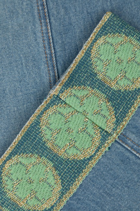 джинсы  на сезон этого года фотография