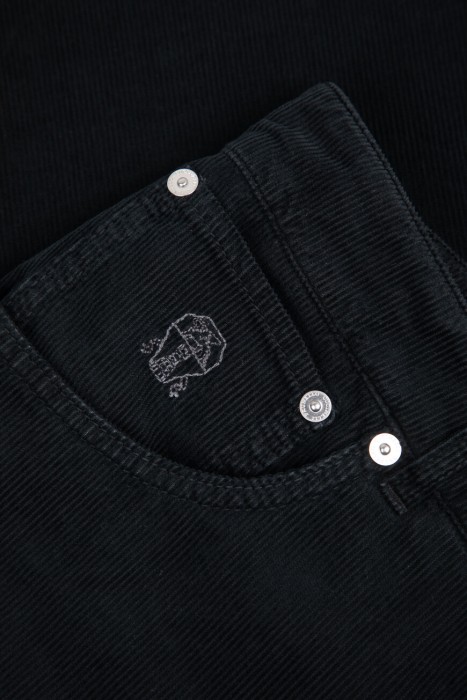 джинсы  универсального стиля с лицевой стороны