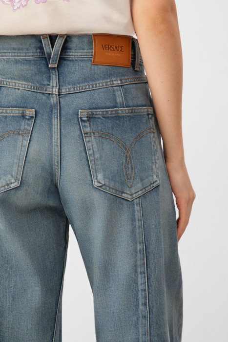 Товар синего цвета с внутренней стороны