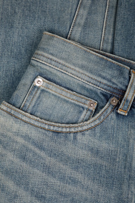 джинсы  универсального стиля с лицевой стороны