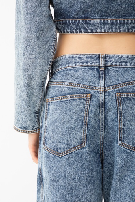 Товар голубого цвета с внутренней стороны