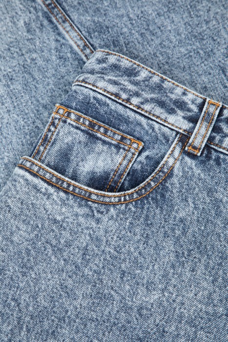 джинсы  универсального стиля с лицевой стороны