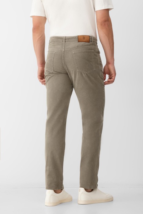 джинсы  по цене 63600 руб вид справа