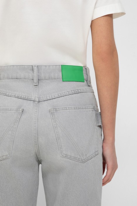 Товар серого цвета с внутренней стороны