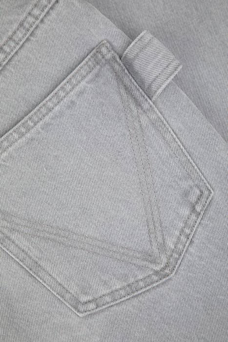 джинсы  для взрослого возраста с изнаночной стороны