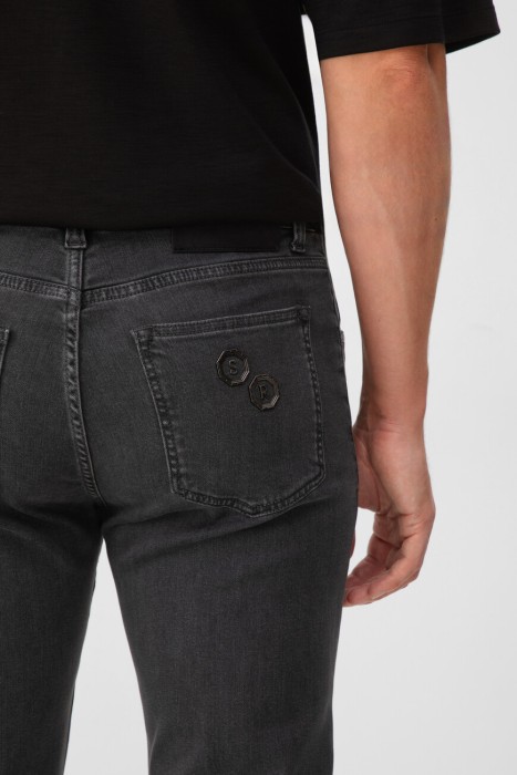 Товар серого цвета с внутренней стороны