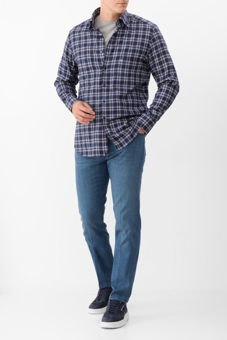 джинсы  из хлопка спереди