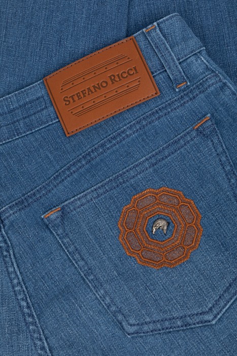 джинсы  для взрослого возраста с изнаночной стороны