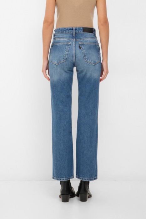 джинсы  по цене 14500 руб вид справа