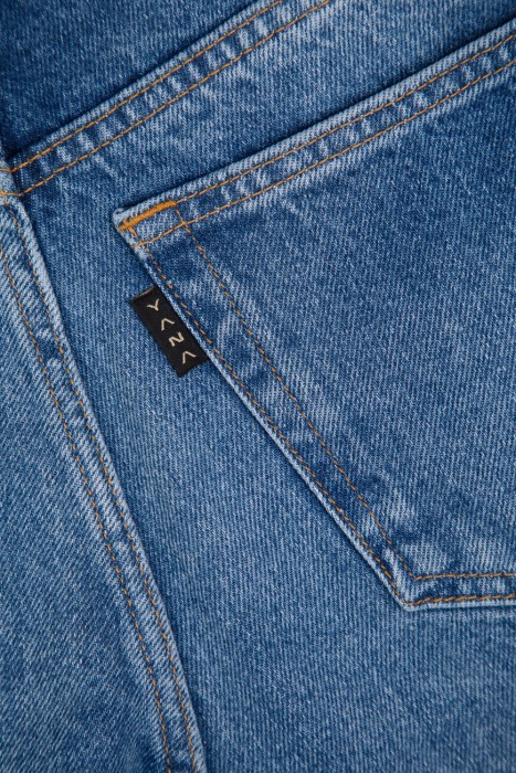 джинсы  для взрослого возраста с изнаночной стороны