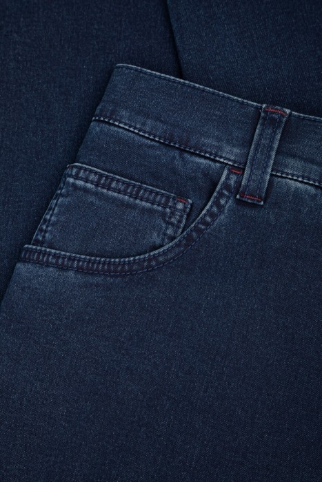 джинсы  универсального стиля с лицевой стороны