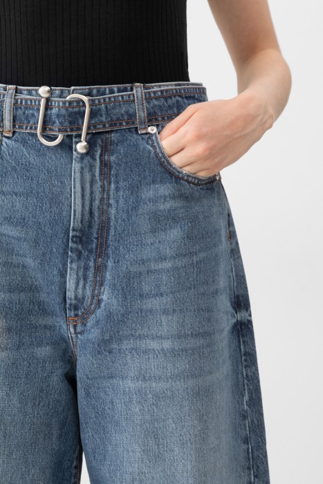 Товар синего цвета с внутренней стороны