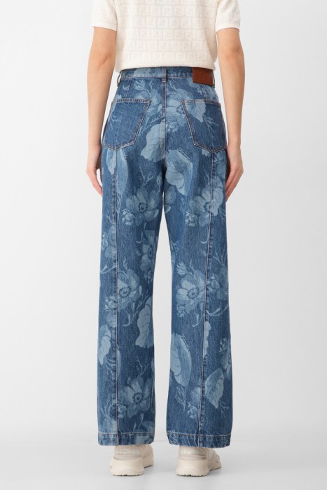 джинсы  от бренда fendi вид слева