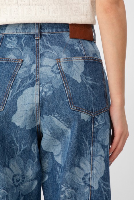 Товар синего цвета с внутренней стороны