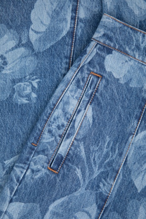 джинсы  универсального стиля с лицевой стороны