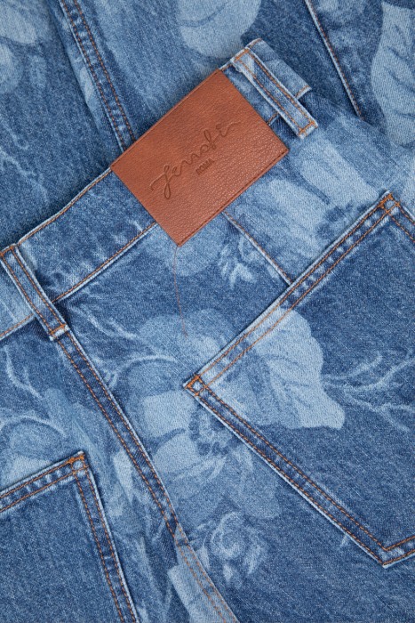 джинсы  для взрослого возраста с изнаночной стороны