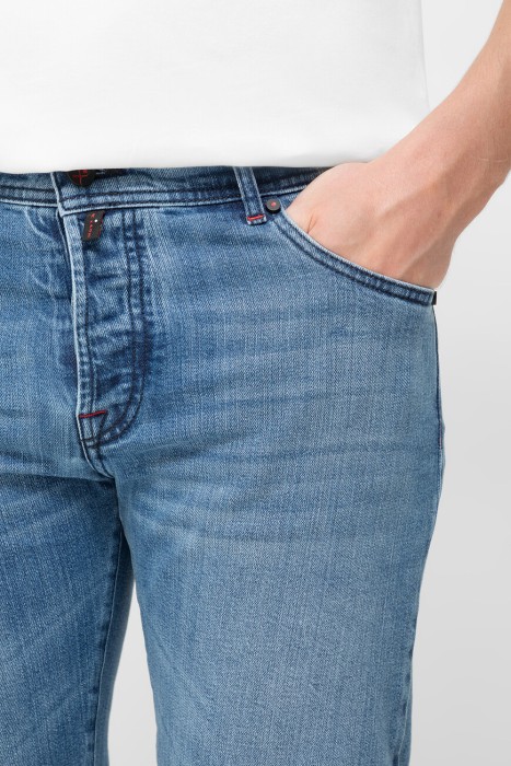 джинсы  из италии вид сбоку