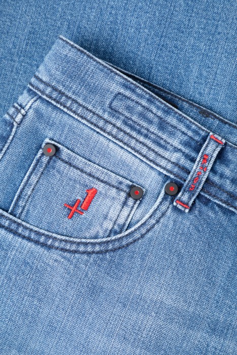 джинсы  для взрослого возраста с изнаночной стороны